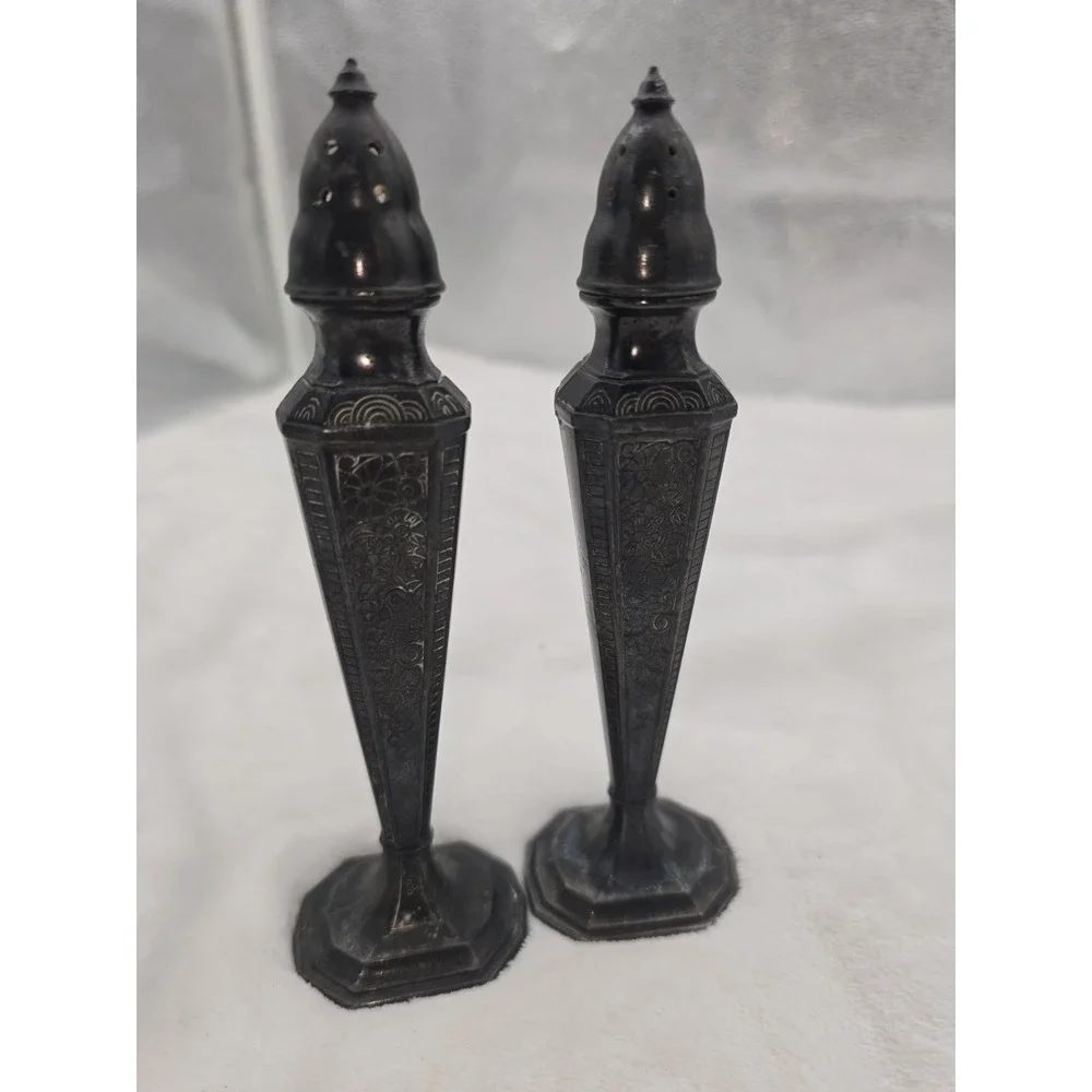 Cleopatra‎ Lotus Blossom Metal Salt & Pepper Shakers VTG